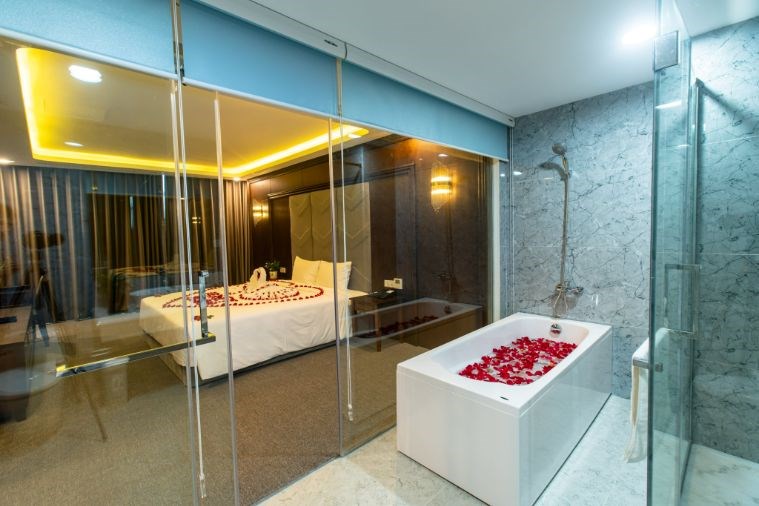 Khách Sạn Peace Hạ Long